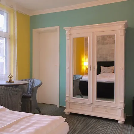 Strandhotel Louisa & Appartementhaeuser Josephine Und Christine Apartman Juliusruh