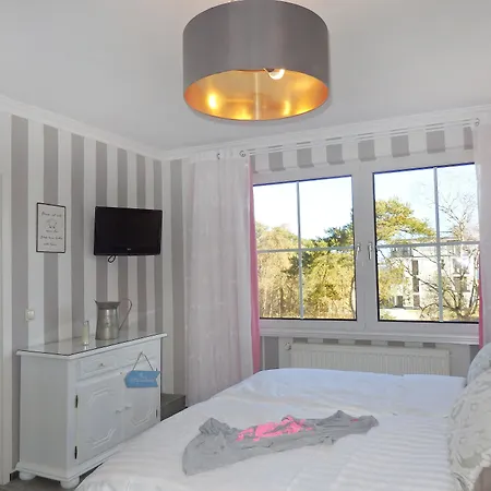 Strandhotel Louisa & Appartementhaeuser Josephine Und Christine Apartman Juliusruh