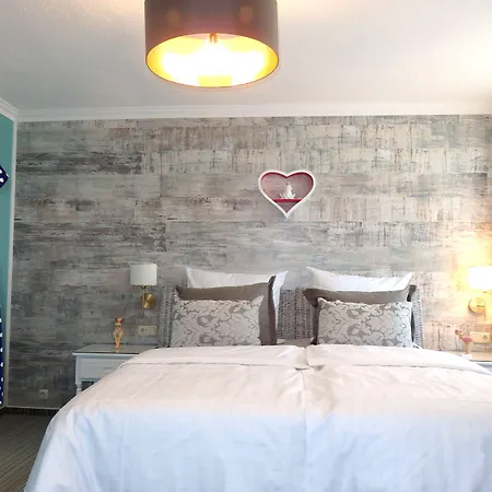 Strandhotel Louisa & Appartementhaeuser Josephine Und Christine Apartman Juliusruh