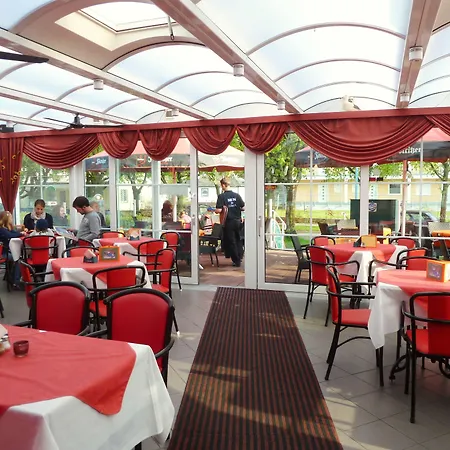 Strandhotel Louisa & Appartementhaeuser Josephine Und Christine 4*