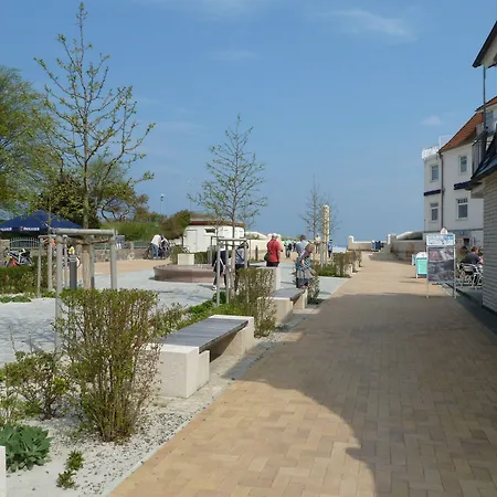 Strandhotel Louisa & Appartementhaeuser Josephine Und Christine 4* Juliusruh